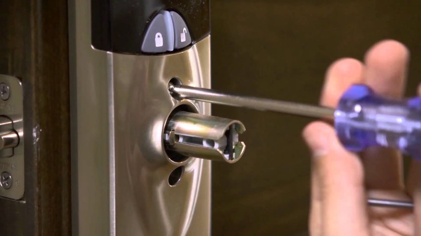 Why Should You Hire a Professional Syosset Locksmith?
